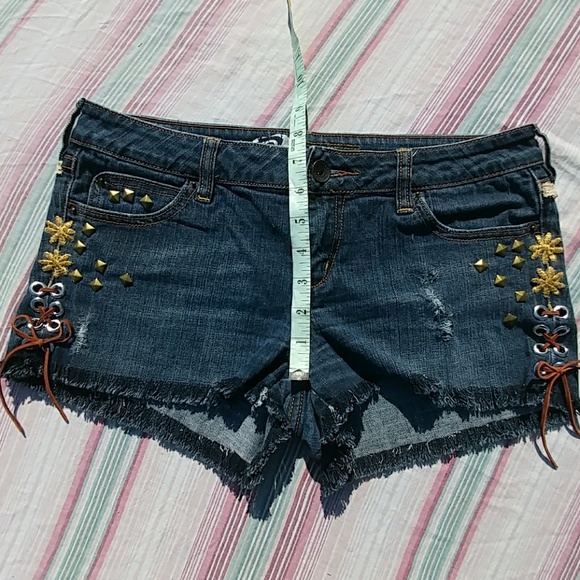 🎈SALE💰 Very Sexy Shorty Short Distressed Jeans - Picture 2 of 8